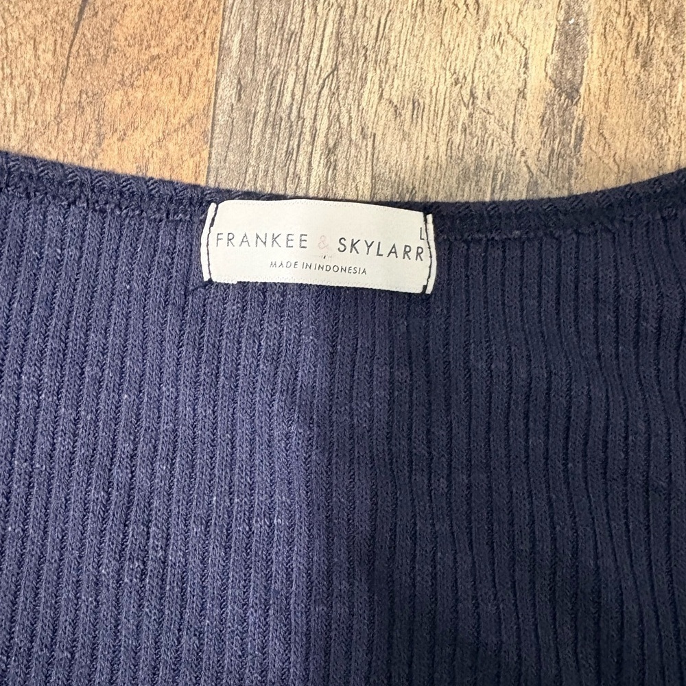 Frankie & Skylarr Ribbed Crop Henley Top Size L Navy Blue Long Sleeve Soft y2k - Picture 2 of 5